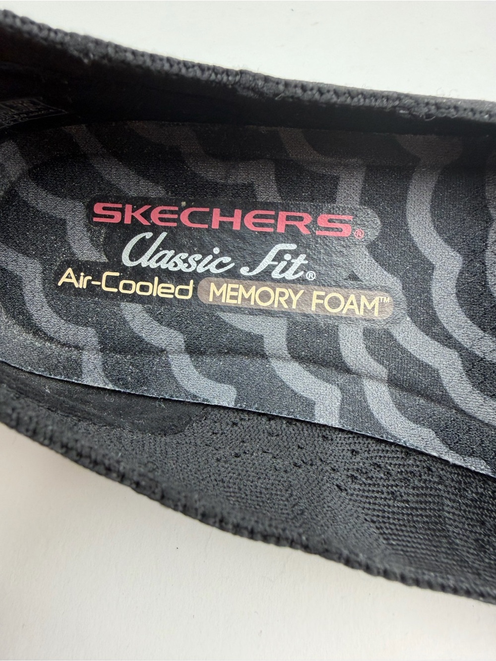 Skechers Women's Shoes Size 7 Black Slip On Air-Cooled Memory Foam 49481W - Picture 3 of 13